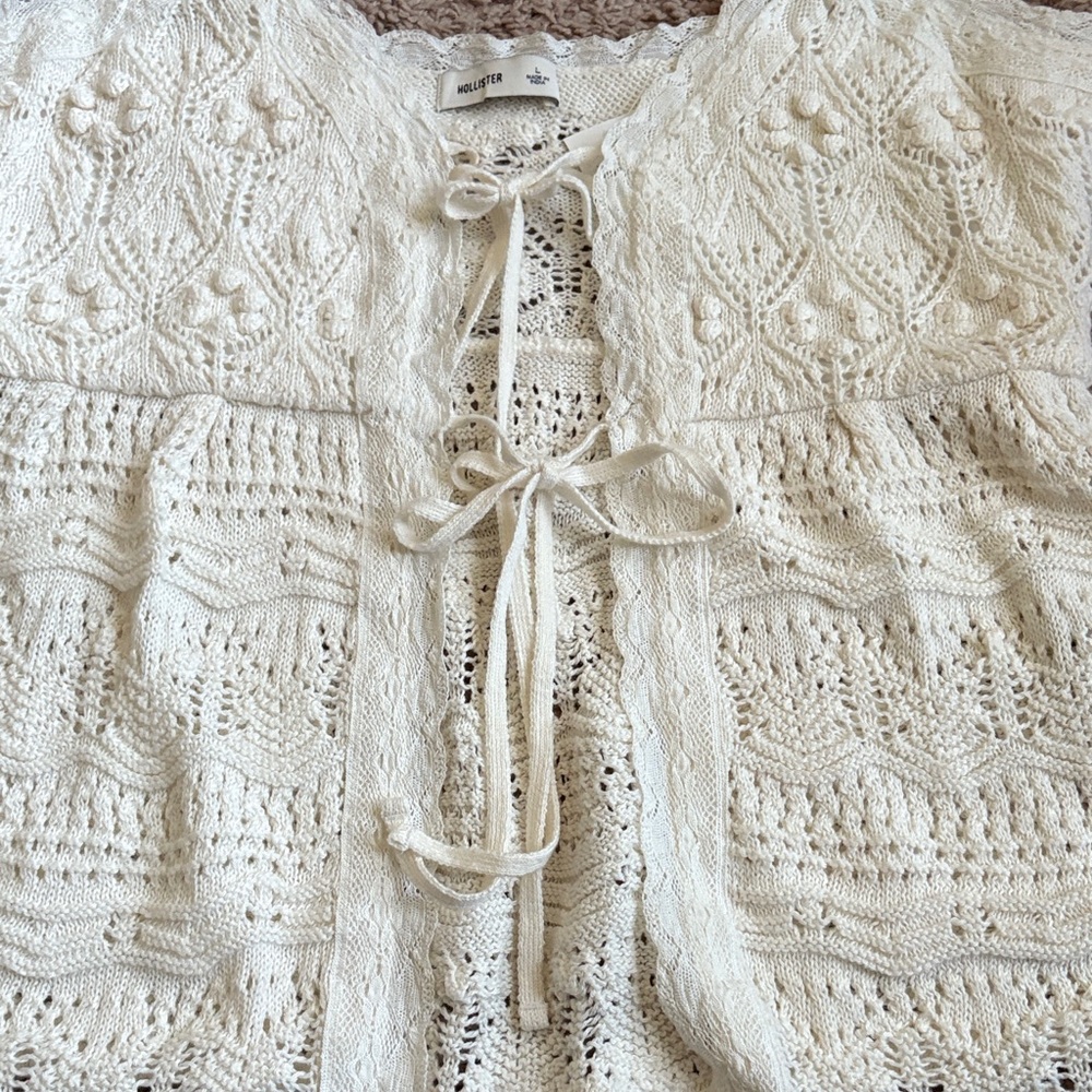Hollister Crochet-Style Tie-Front Sweater Tank - Picture 4 of 6